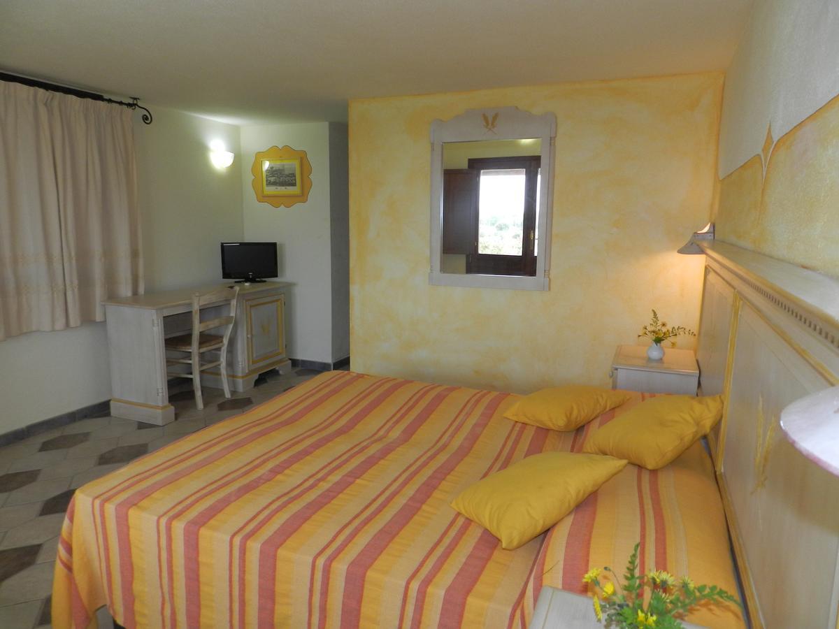 Hotel Minnia Будоні Екстер'єр фото