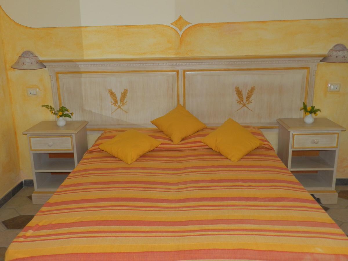 Hotel Minnia Будоні Екстер'єр фото