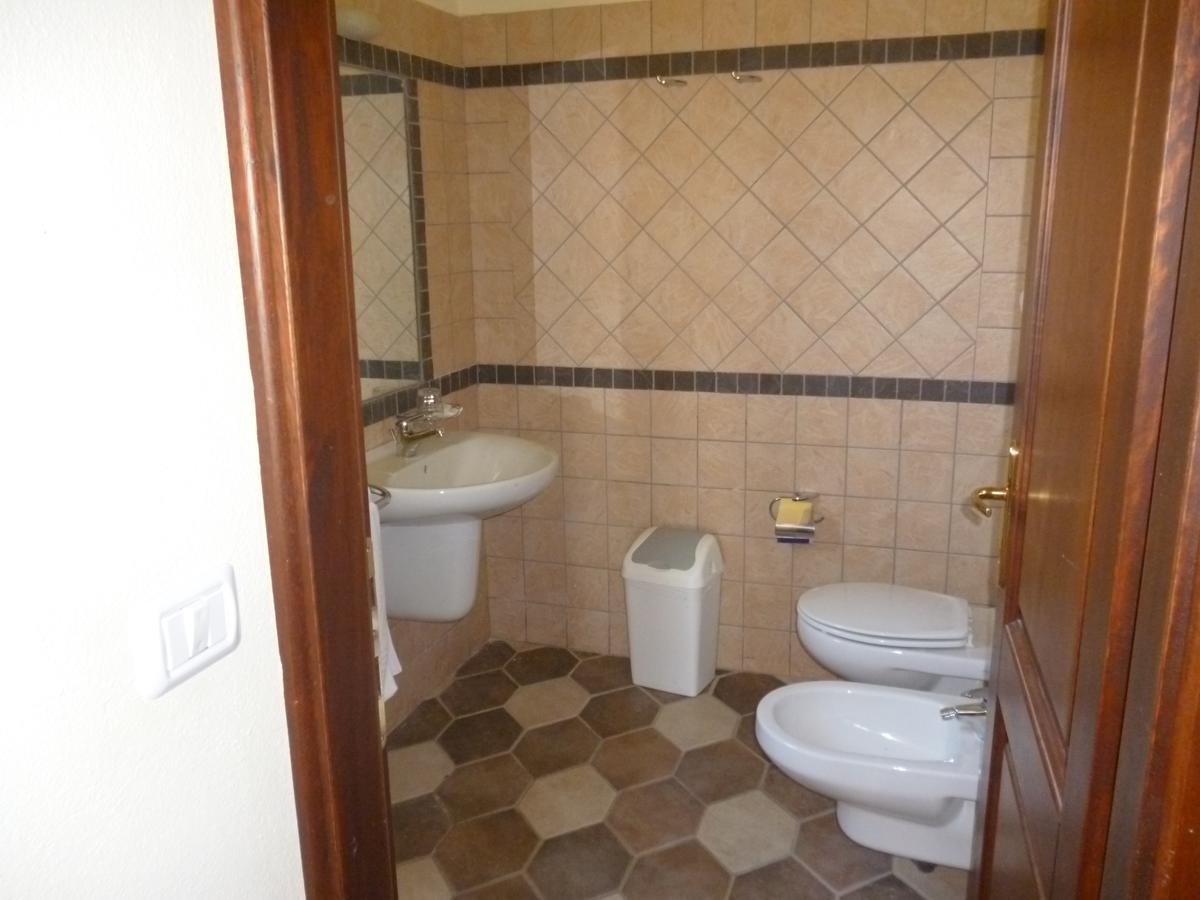 Hotel Minnia Будоні Екстер'єр фото