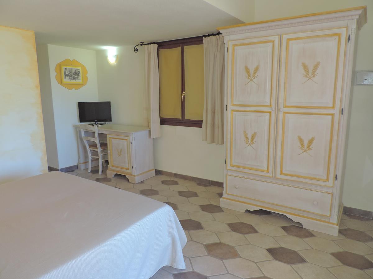 Hotel Minnia Будоні Екстер'єр фото