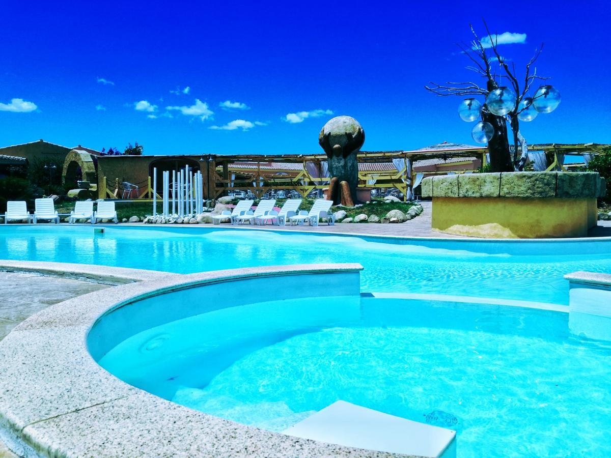 Hotel Minnia Будоні Екстер'єр фото
